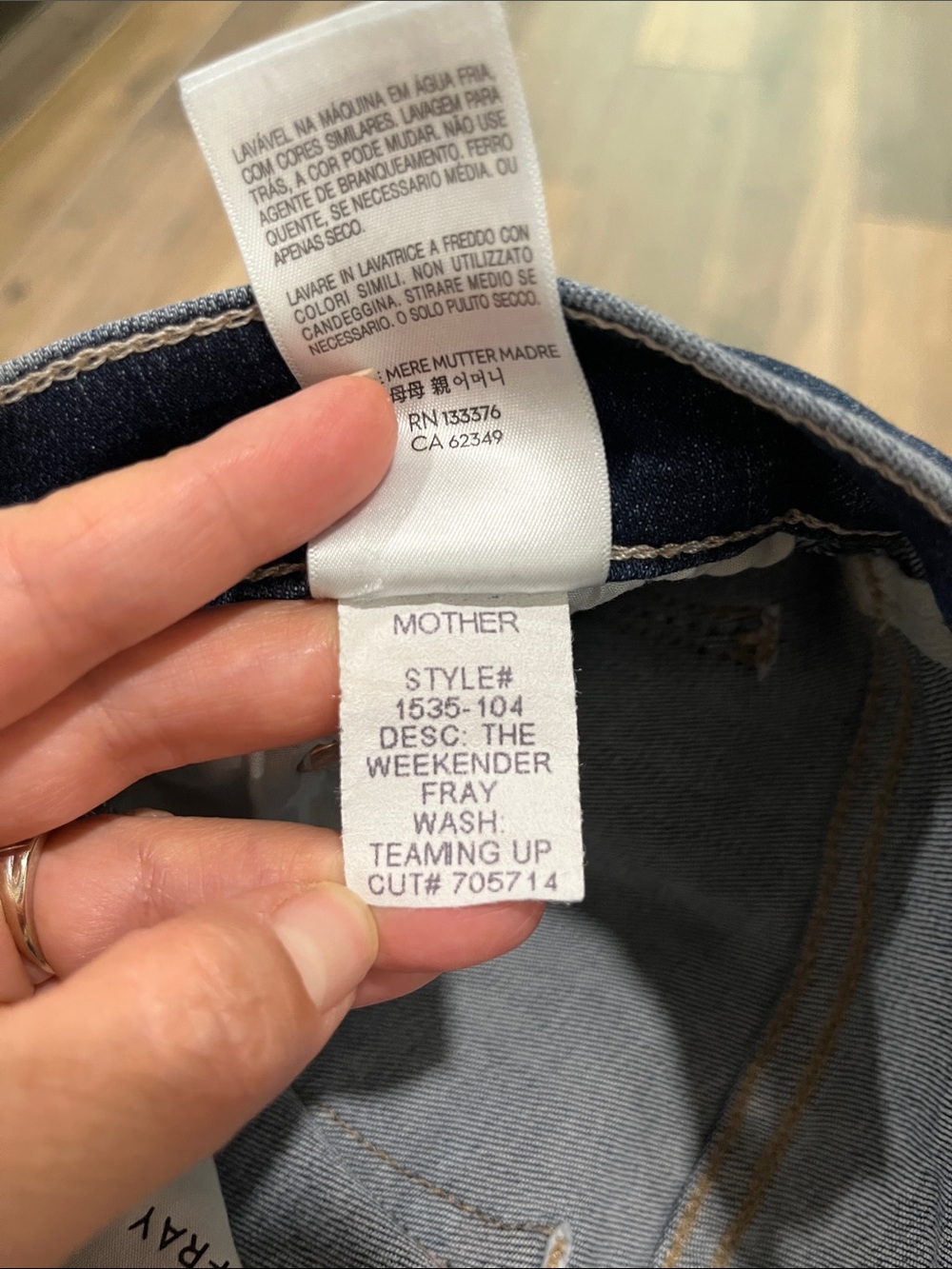 NEW Mother Jeans The Weekender Fray in Teaming Up Size 27 - Picture 7 of 8